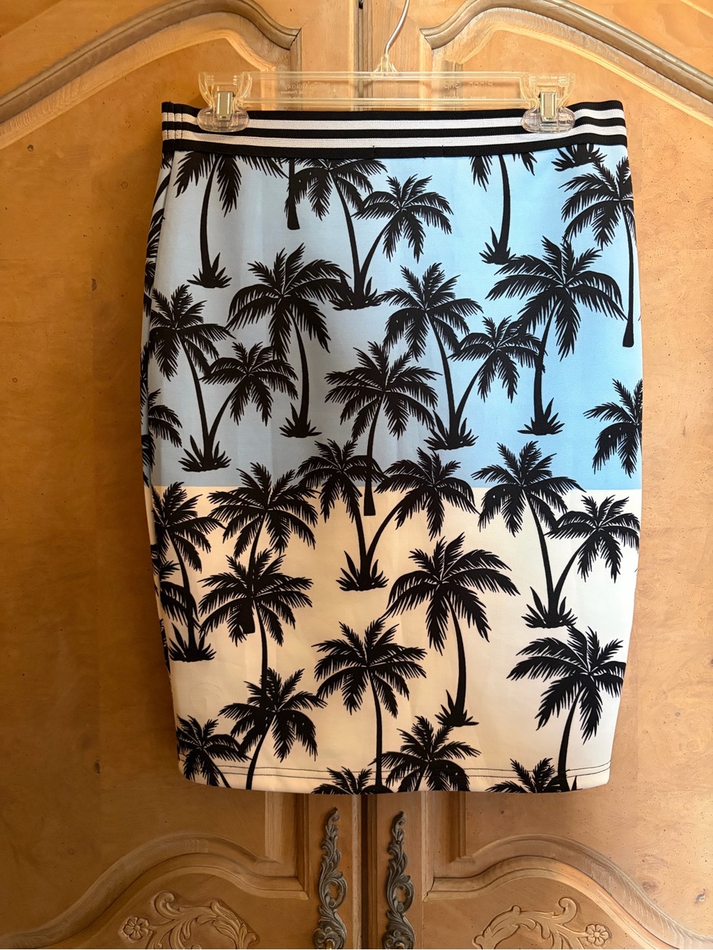 Palm-Print Pencil Skirt in Light Blue and White
